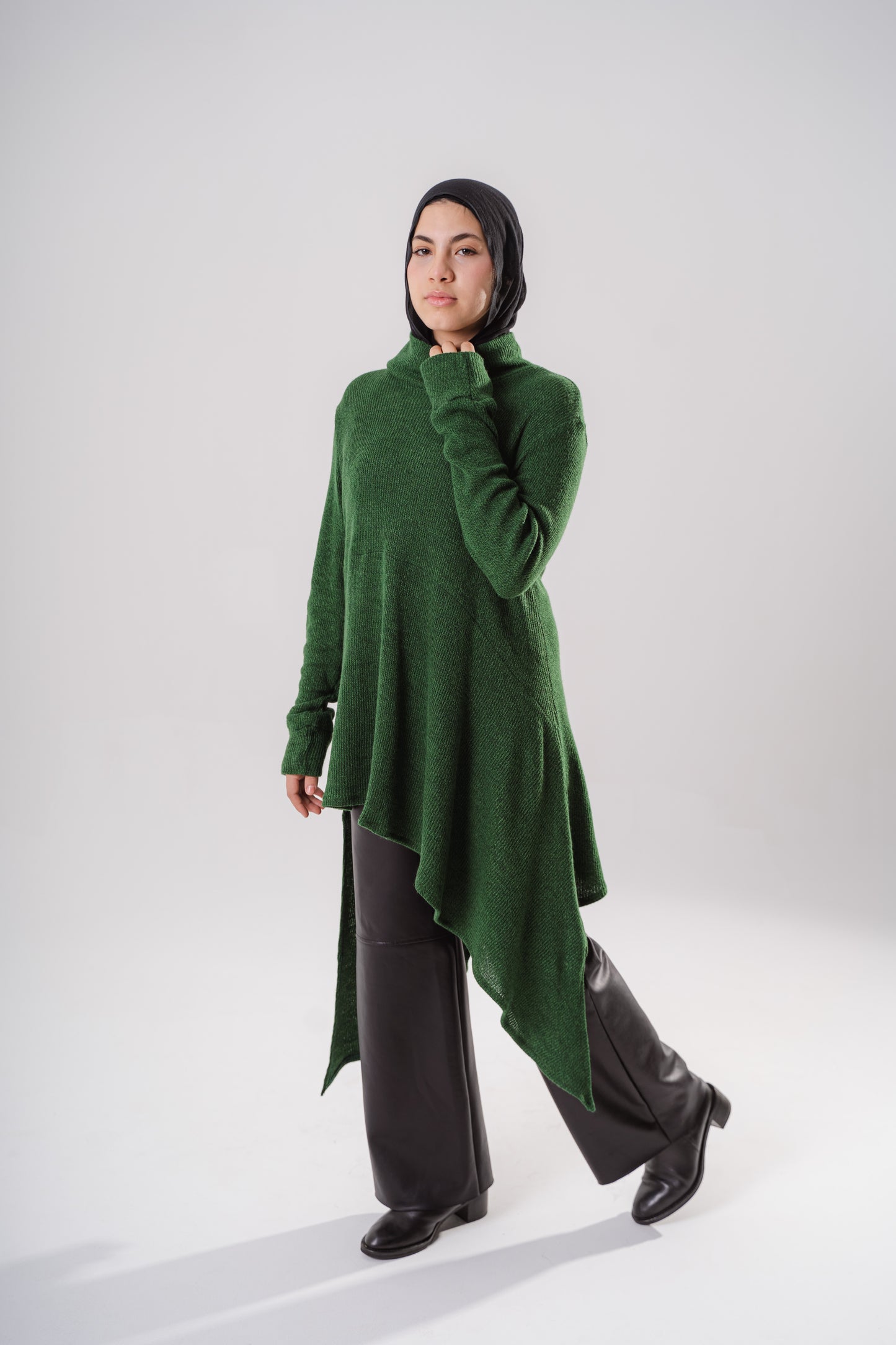 Asymmetric Pullover in green
